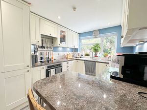 Kitchen- click for photo gallery